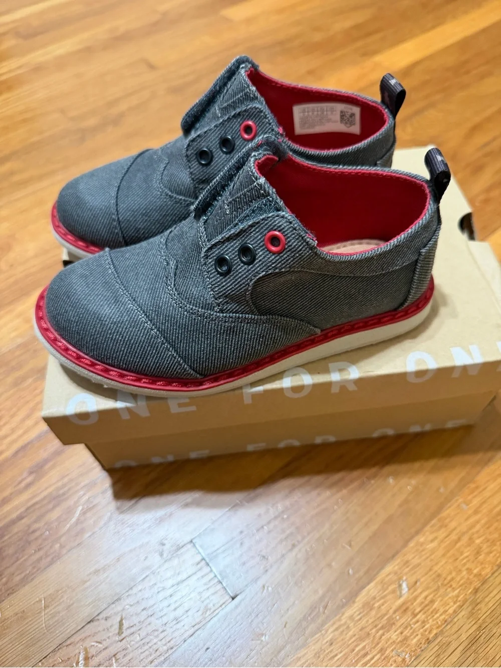 TOMS Kids Grey Canvas Brogue Shoes with Red Trim - Size 9